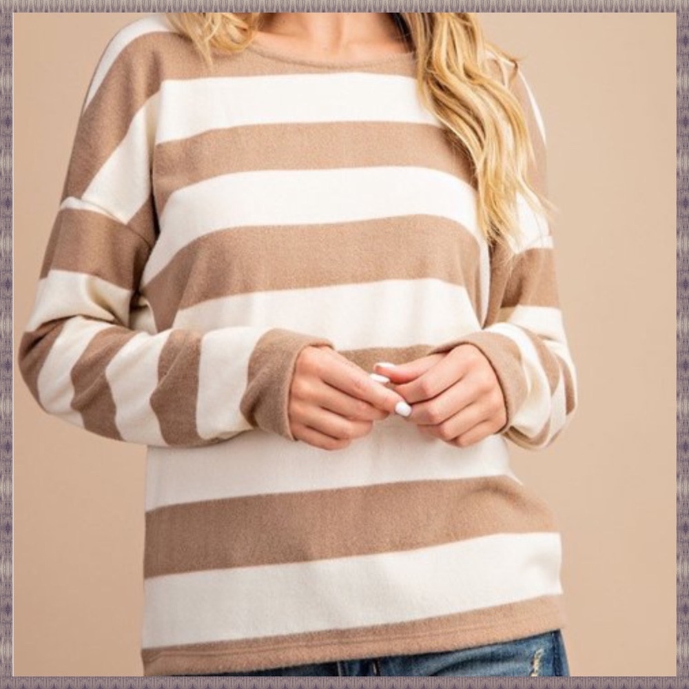 NEW! BACK TWIST STRIPED TOP - Picture 2 of 3